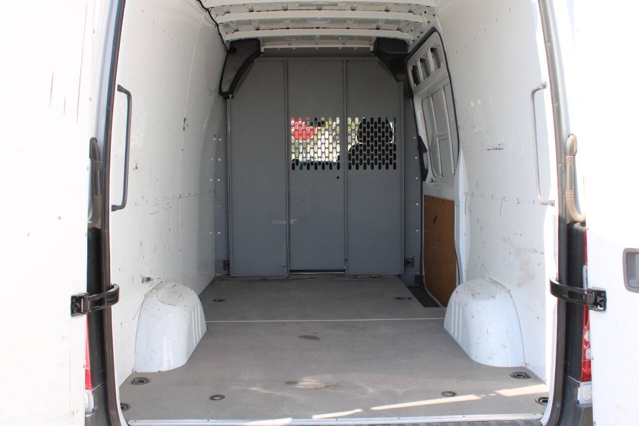 Used 2018 Mercedes-Benz Sprinter 2500 image 5