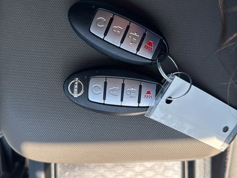 Used 2022 Nissan Frontier SV w/ Technology Package AWD/4WD image 30