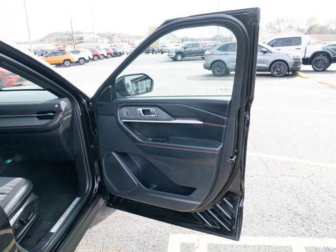 Used 2025 Ford Explorer ST-Line image 13