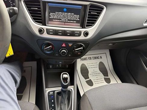 Used 2022 Hyundai Accent SEL FWD image 14