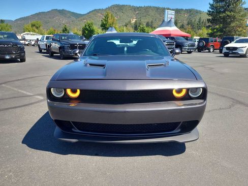 Used 2016 Dodge Challenger SXT image 14