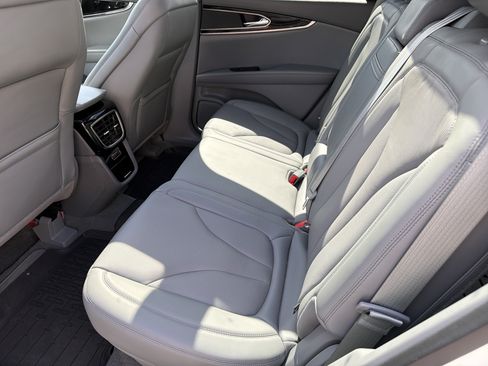 Used 2022 Lincoln Nautilus Reserve FWD image 15