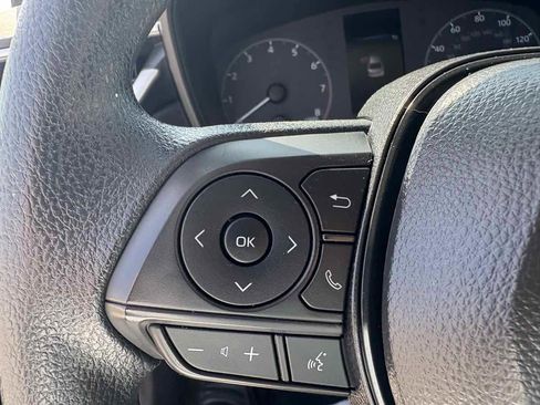 Used 2025 Toyota Corolla LE image 19