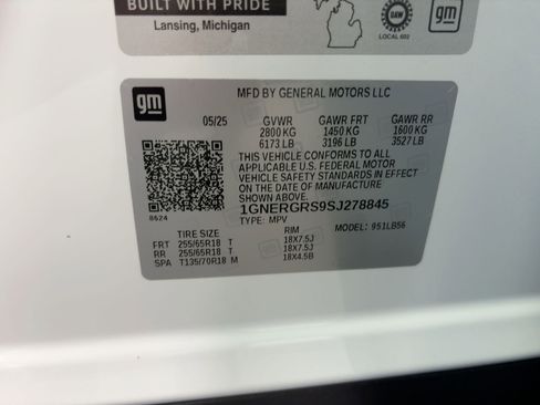 New 2025 Chevrolet Traverse LT image 18