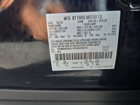 Used 2023 Ford Explorer XLT w/ Equipment Group 202A AWD/4WD image 27