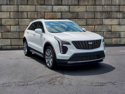 Used 2023 Cadillac XT4 Premium Luxury w/ Cold Weather Package AWD/4WD image 7