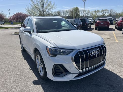 Used 2020 Audi Q3 2.0T Premium image 2