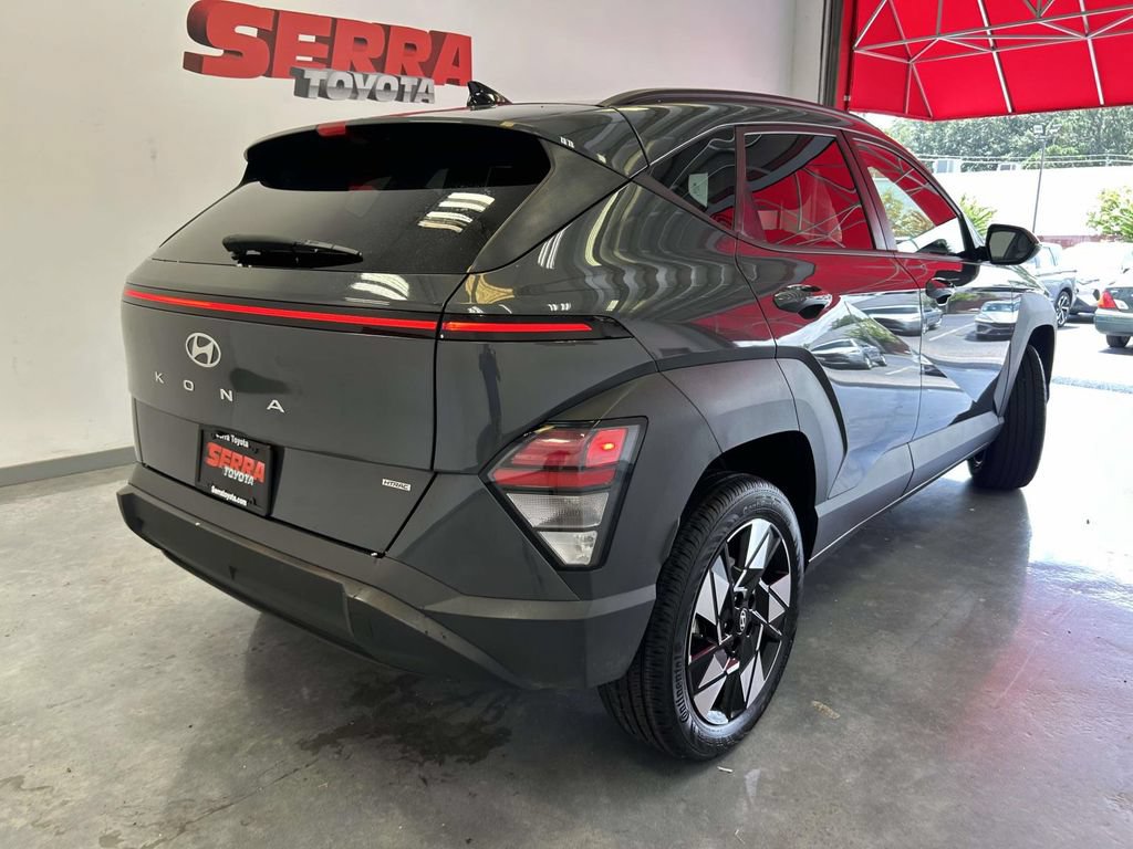 Used 2024 Hyundai Kona SEL AWD/4WD image 3