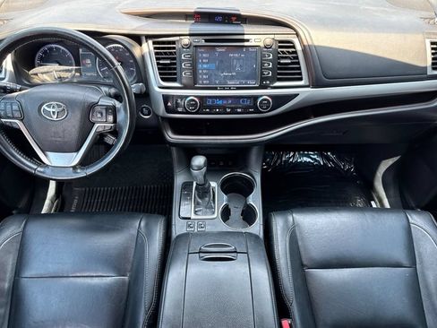 Used 2018 Toyota Highlander XLE AWD/4WD image 13