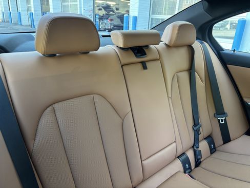 Used 2023 BMW 330i Sedan w/ Premium Package image 26