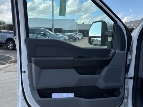 Used 2024 Ford F550 2WD Regular Cab Super Duty w/ XL Chrome Package image 8