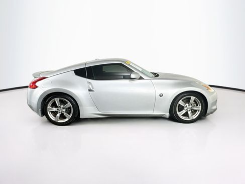 Used 2009 Nissan 370Z Touring w/ Aerodynamics Pkg RWD image 10