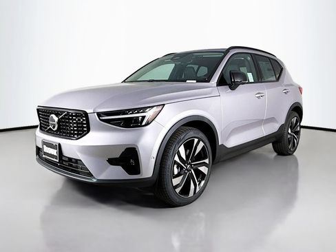 Certified 2026 Volvo XC40 B5 Ultra w/ Climate Package AWD/4WD image 3