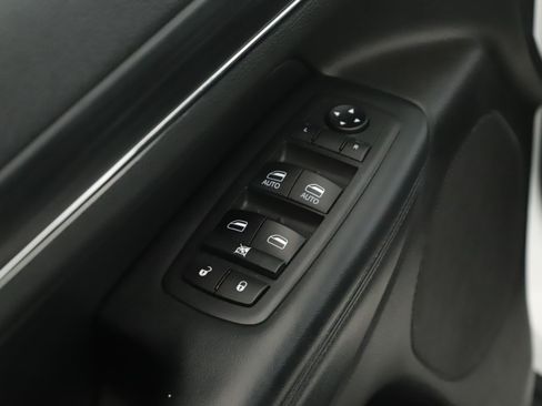 Used 2020 Jeep Grand Cherokee Limited AWD/4WD image 8