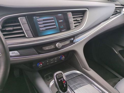 Used 2019 Buick Enclave Essence FWD image 11