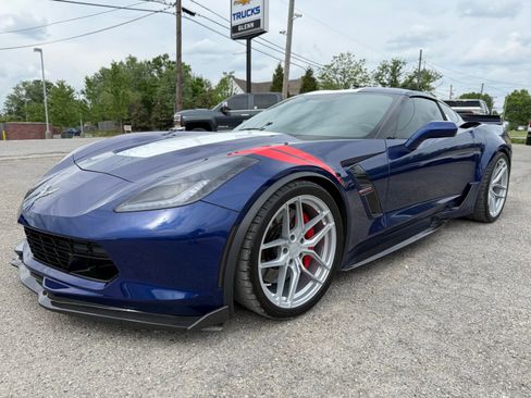 Used 2018 Chevrolet Corvette Grand Sport RWD image 2
