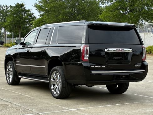 Used 2015 GMC Yukon XL Denali w/ Touring Package RWD image 12