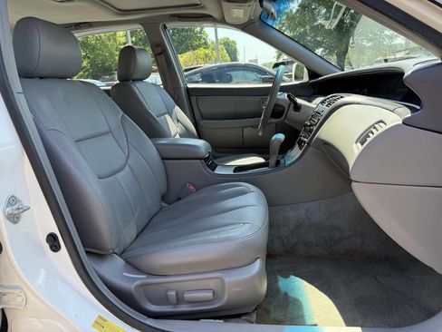 Used 2000 Toyota Avalon XL image 14