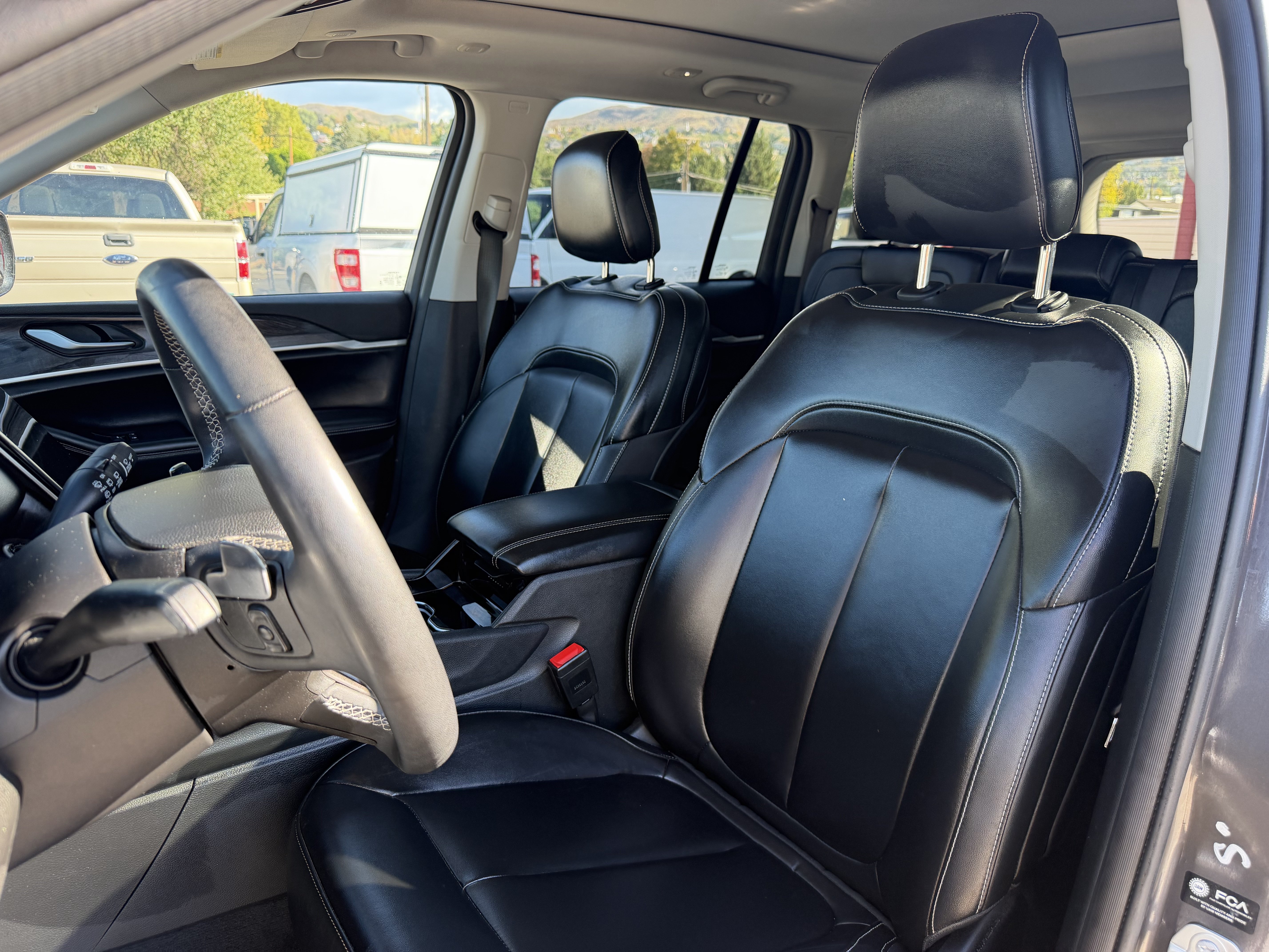 Used 2023 Jeep Grand Cherokee 4WD 4xe image 15