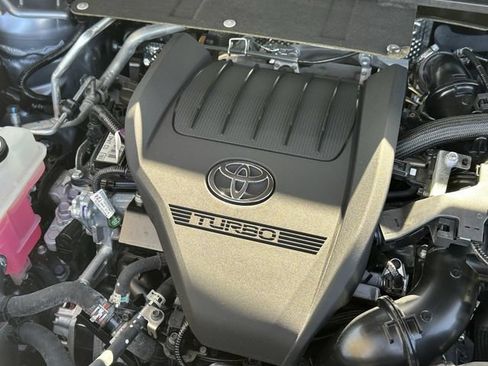 Used 2023 Toyota Highlander Limited FWD image 39
