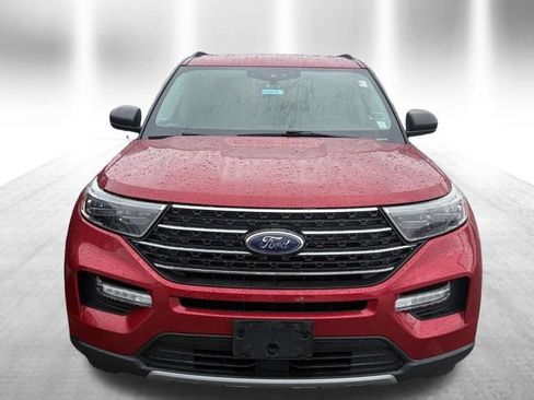 Used 2020 Ford Explorer XLT w/ Equipment Group 202A image 2
