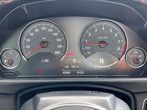 Used 2020 BMW M4 Convertible w/ Competition Package image 16