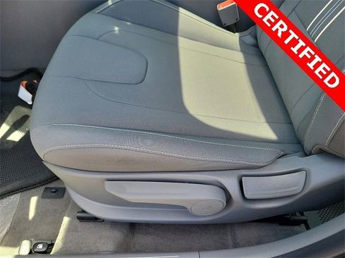 Used 2024 Hyundai Elantra SEL w/ Convenience Package image 13