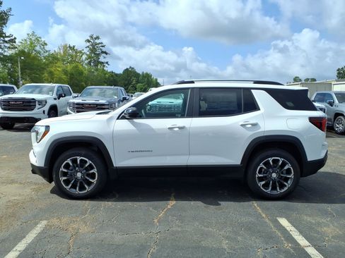 New 2027 GMC Terrain Elevation w/ Elevation Premium Package FWD image 1