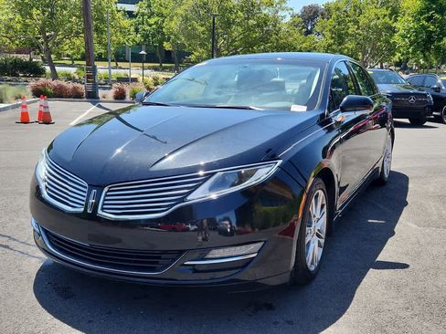Used 2013 Lincoln MKZ FWD image 3