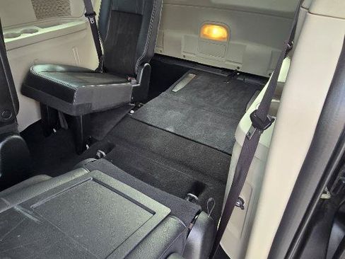 Used 2019 Dodge Grand Caravan SXT FWD image 10