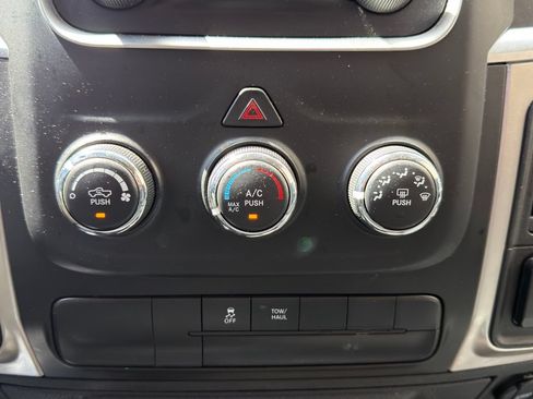 Used 2016 RAM 1500 Big Horn RWD image 38