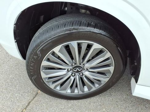 Used 2025 INFINITI QX80 Sensory image 21