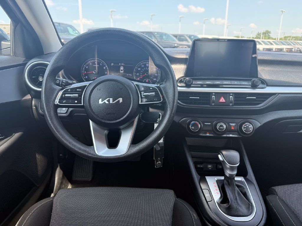Used 2024 Kia Forte LXS w/ LXS Technology Package FWD image 16