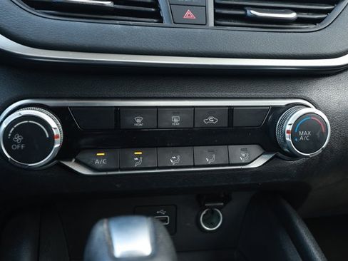Used 2022 Nissan Altima 2.5 S FWD image 19