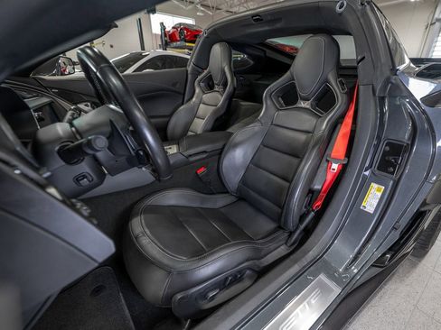 Used 2017 Chevrolet Corvette Z06 w/ Z07 Performance Package RWD image 11