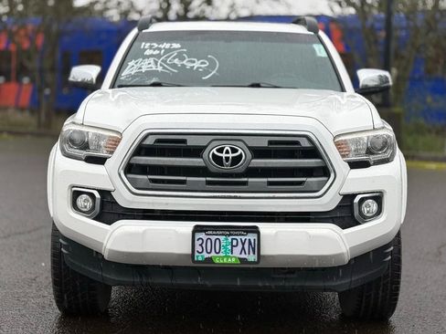 Used 2017 Toyota Tacoma Limited image 8