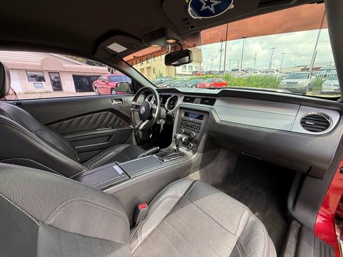 Used 2011 Ford Mustang Premium w/ 202A Rapid Spec Order Code RWD image 6