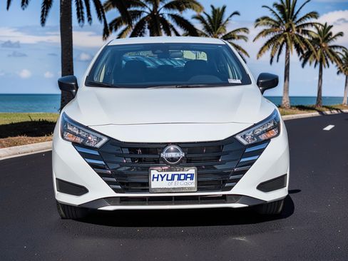 Used 2025 Nissan Versa S w/ Trunk Package FWD image 4