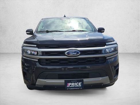 Used 2022 Ford Expedition XLT RWD image 2