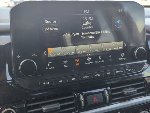 Used 2024 Nissan Pathfinder SL image 15