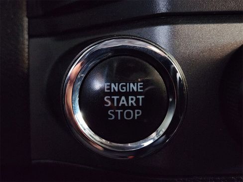 Used 2017 Toyota Tacoma TRD Sport image 22