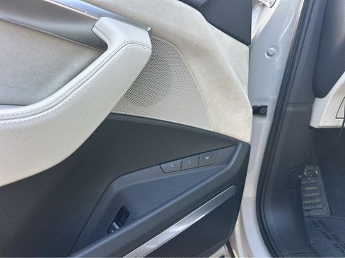 Used 2021 Audi e-tron Prestige w/ Prestige Package image 34