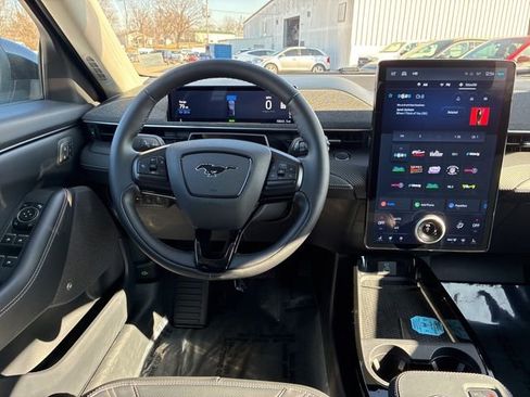 Used 2024 Ford Mustang Mach-E Premium image 22