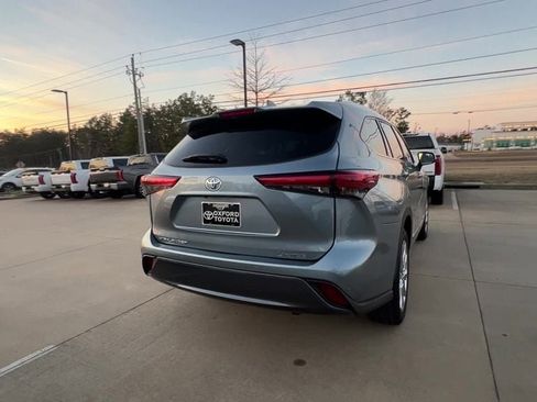 Used 2020 Toyota Highlander Limited image 6