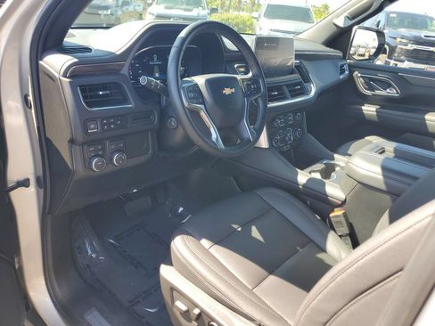 Used 2023 Chevrolet Suburban LT w/ Luxury Package AWD/4WD image 10