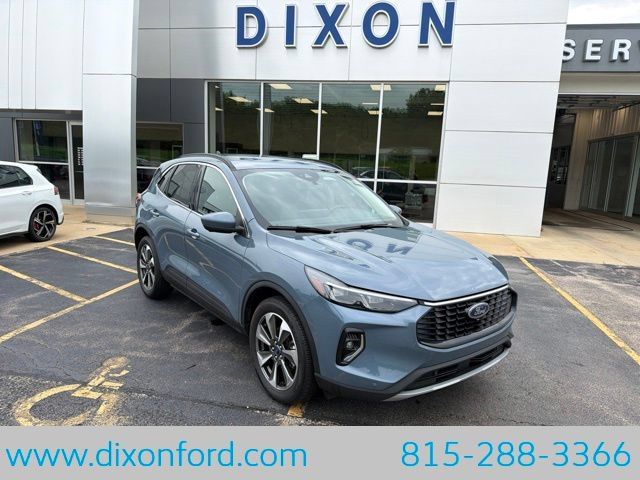Used 2023 Ford Escape Platinum AWD/4WD 360° Tour
