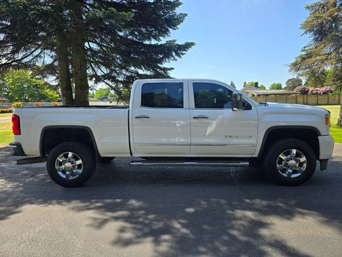 Used 2015 GMC Sierra 3500 Denali w/ Duramax Plus Package AWD/4WD image 6