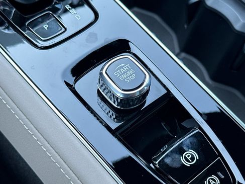 New 2025 Volvo XC90 B6 Ultra AWD/4WD image 21