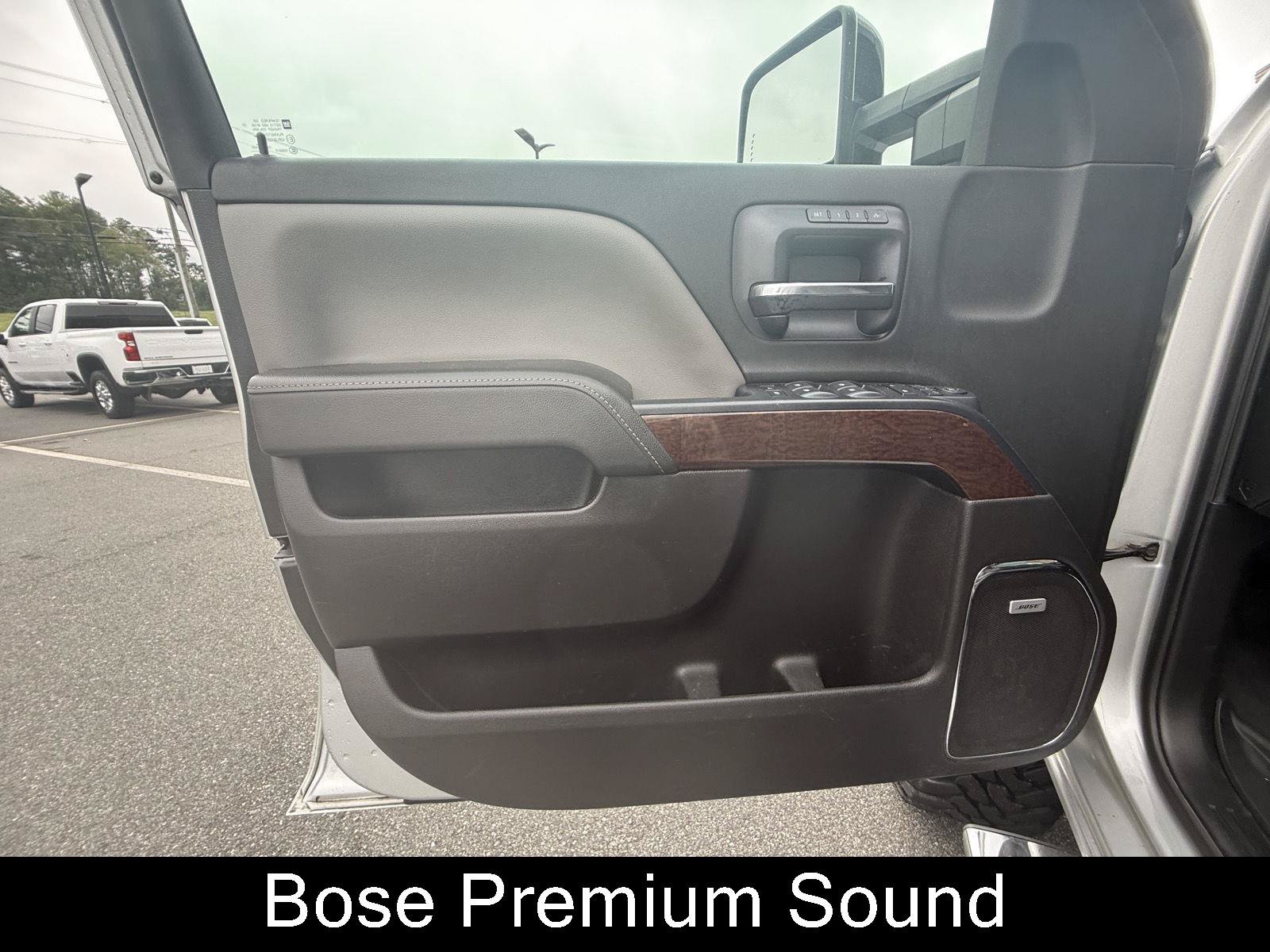Used 2018 GMC Sierra 2500 SLT w/ Duramax Plus Package AWD/4WD image 17