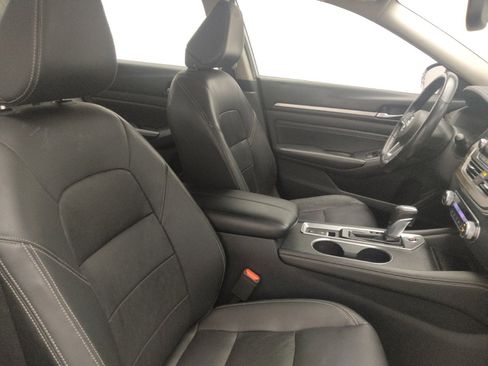 Used 2019 Nissan Altima 2.5 SL FWD image 21